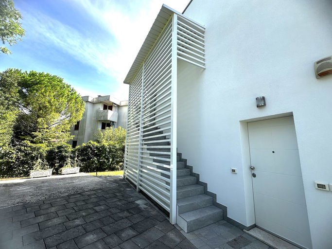 Exterior detail, Modern Family Flat With a Terrace, Venezia