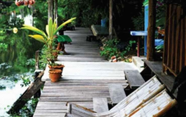 Others 4, Baan Suanaomsuk, Pak Tho
