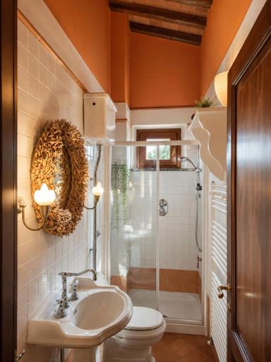 Bathroom 2, Villa LE Cascine, Florence