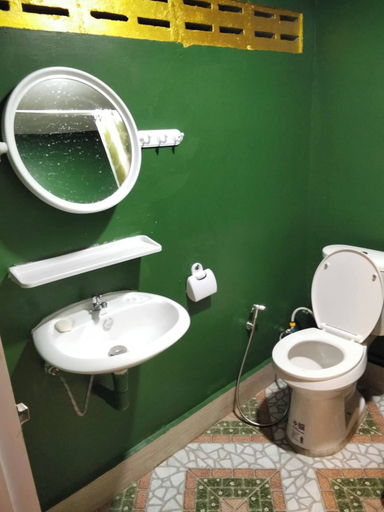 Bathroom 2, Crowd Free own Pace and Space in Rayong, Muang Rayong