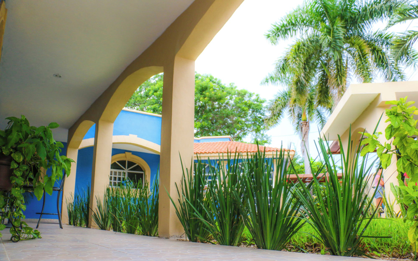 Property grounds, Room-cozy Mérida Retreat With Pool & Gar, Mérida