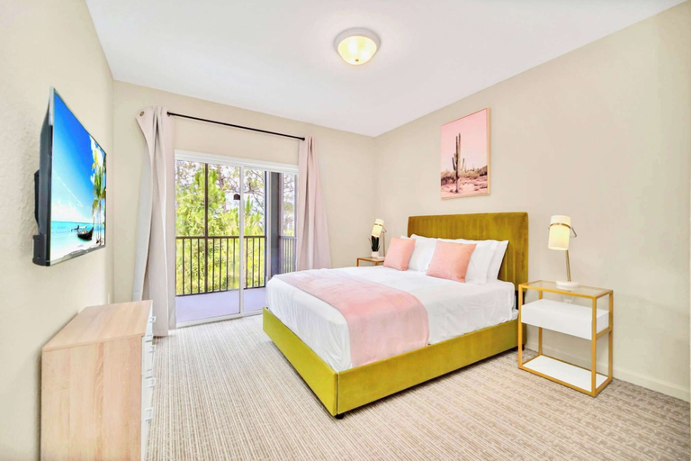 Bedroom 3, Upstay: Stylish 3BR Condo w Pationear Disney, Orange