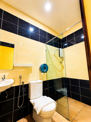Bathroom 4, SIN LIEN HOTEL, Kluang
