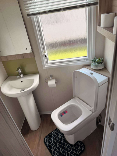 Bathroom 5, 3 Bedroom Caravan Alix, Denbighshire