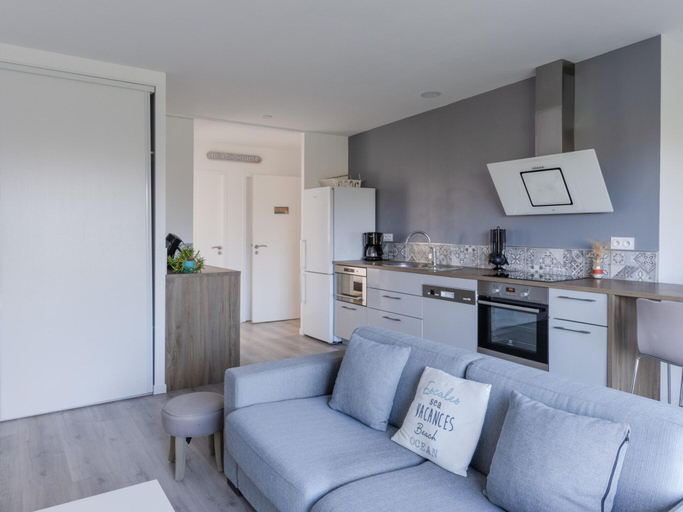 Kitchen 5, Apartment in Ploudalmézeau near Treompan Beach, Finistère