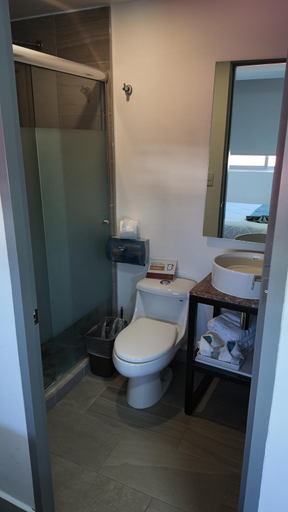 Bathroom 3, Suites Andre Confort Ejecutivo, Aguascalientes