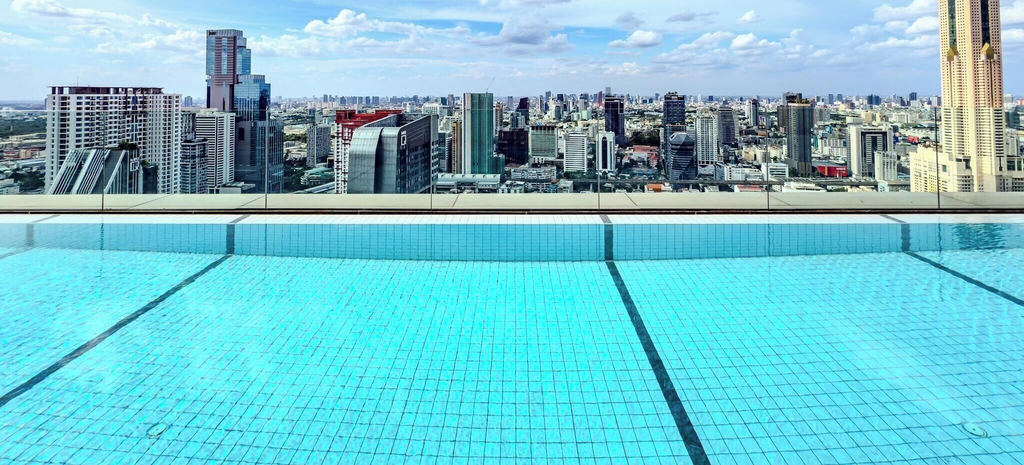 Pool 2, Central Bangkok New Condo · Walk to Siam Paragon, Ratchathewi