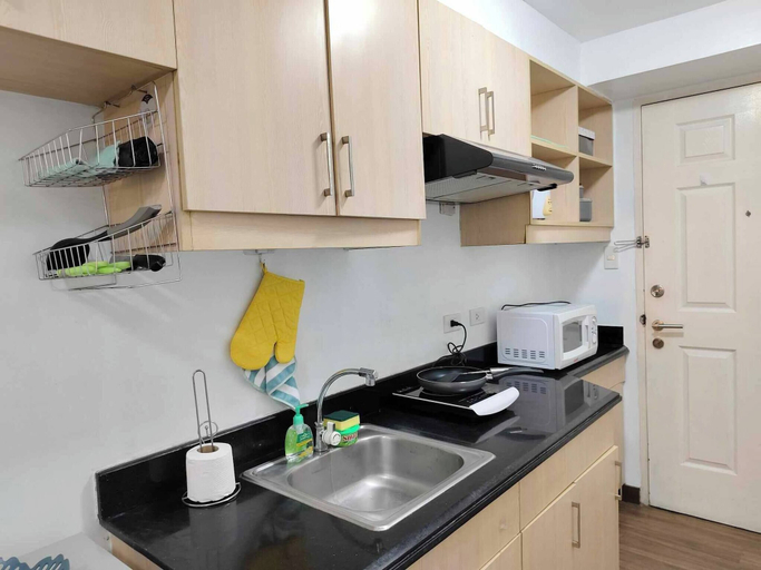 Interior, Windsong Suite Unli Netflix & Disney Roofdeck View, Pasay City