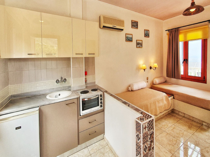 Others 5, Very Spacious and Well Equipped Room Near the Sea, Crete