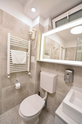 Bathroom 4, Twin 3 Apartment for 4 Guests, Municipiul Bucuresti