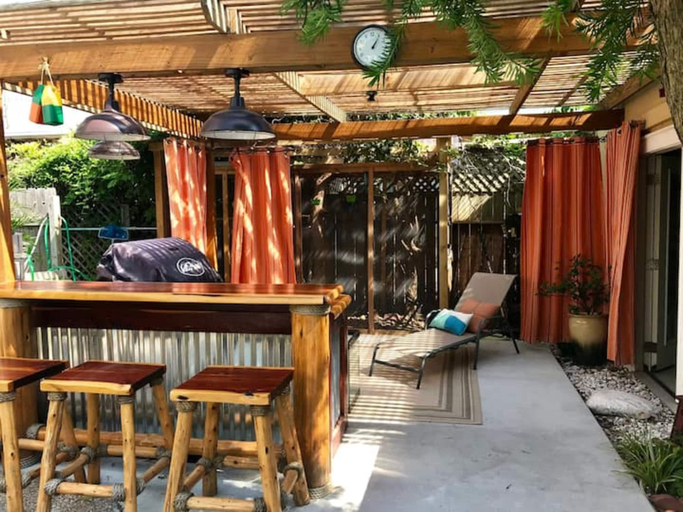 Interior, Paradise Pool House, Galveston
