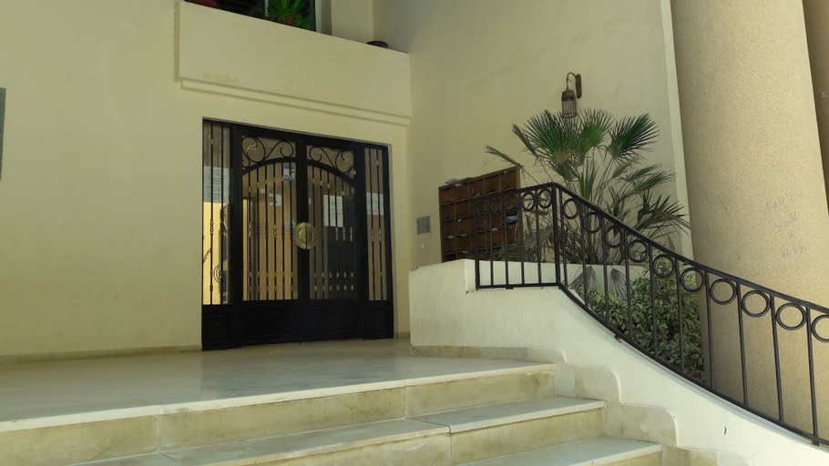 Others 4, Spacious Modern app Richly Furnished, Bouhaira