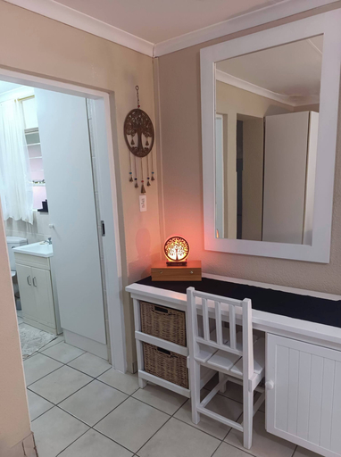 Interior 5, Private cottage, sleeps 2, perfect for work play, City of Johannesburg