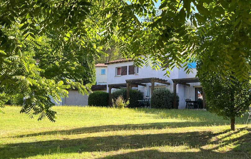 Garden 2, 8-guest Carayac Villa With Heated Pool, Lot