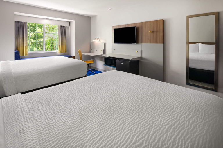 Bedroom 3, Microtel Inn & Suites by Wyndham Kearney, Buffalo