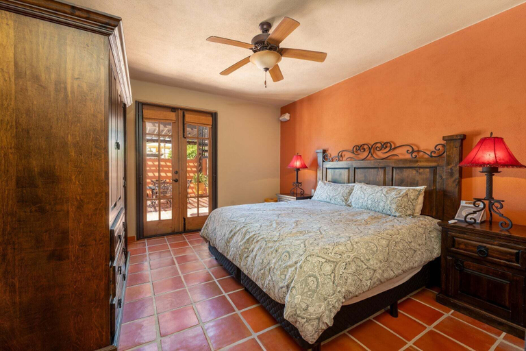 Room 4, Water and Mountain Views-steps to Beach and Inn, Comondú