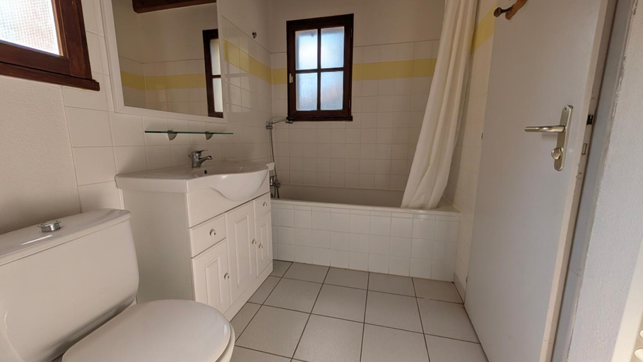 Bathroom 4, Domaine de Gavaudun, Lot-et-Garonne