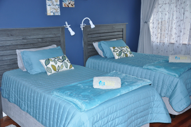 Room 3, Charming 2-bedroom Apartment in Gqeberha With Garden Views, Nelson Mandela Bay