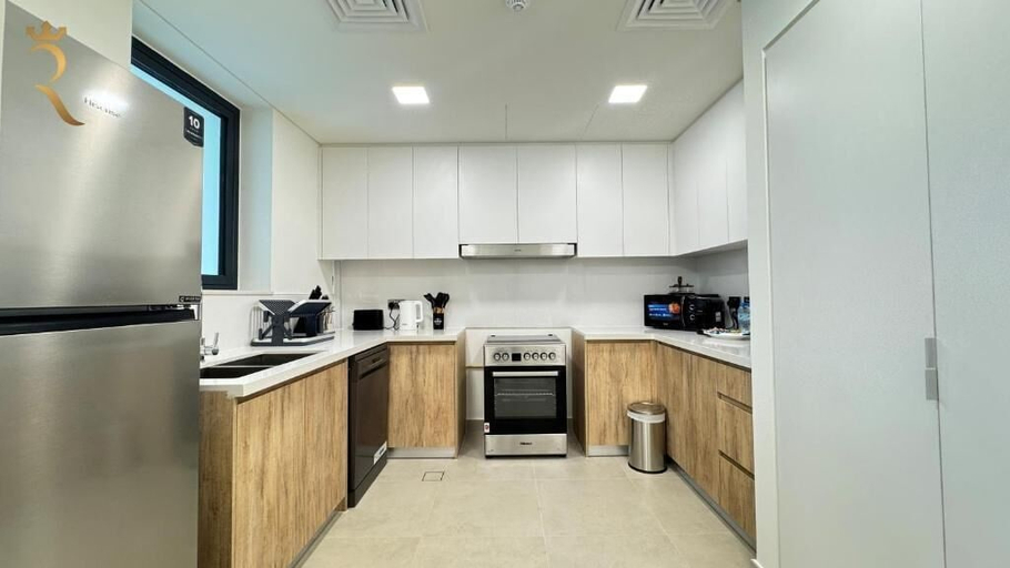 Private kitchen 5, 3BR and Maid Townhouse Noya Yas Island, Yas Island