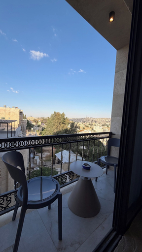 Balcony 3, 303 Tara-jre Jabal Al Lweibdeh With Stunning View, Wadi Essier
