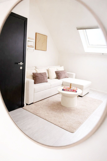 Room 3, Central 2 Private Rooms With Shared LR, Oost-Vlaanderen