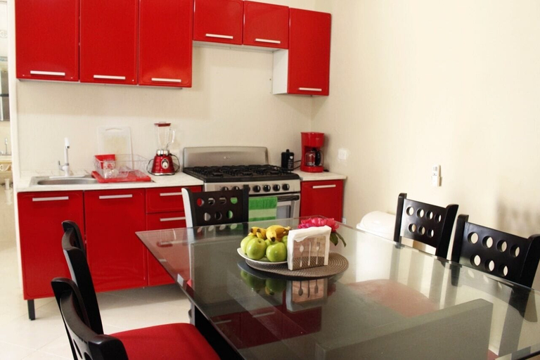 Private kitchen, Room-cozy Mérida Retreat With Pool & Gar, Mérida