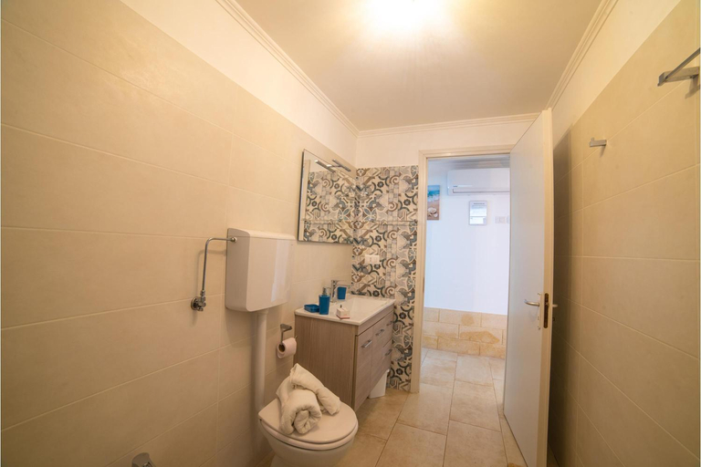Bathroom 4, Villa Felloniche, Lecce