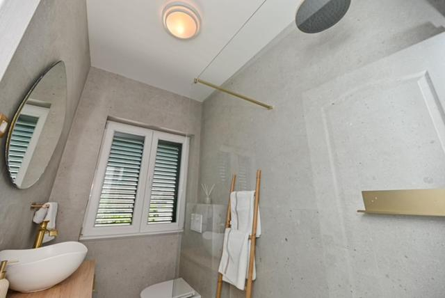 Bathroom 3, Kinda Residence, Bibinje