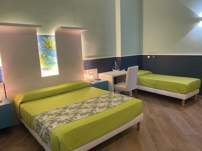 Bedroom 3, Room-exclusive Room "tramontana Room" -, Bari