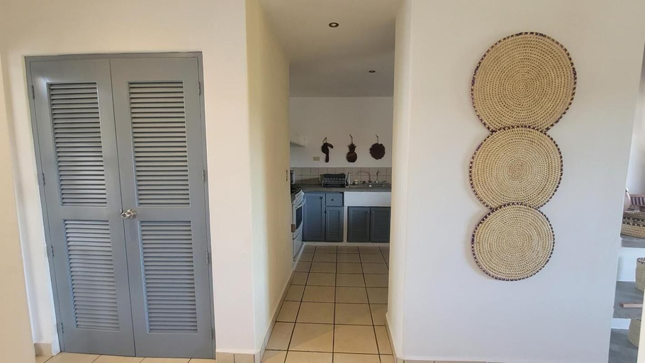 Interior 2, Condo Golf B3 P3 Hacienda Iguana, Tola