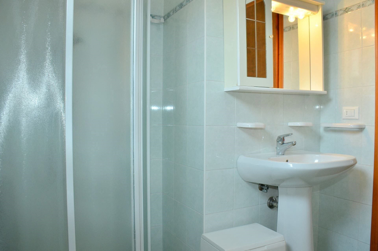 Bathroom, For Your Getaway Near the Beach-beahost Rentals, Venezia
