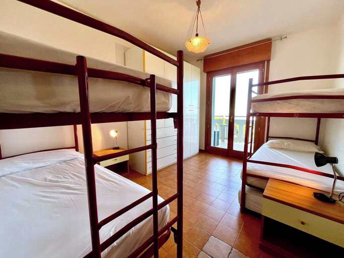 Bedroom 5, Sea View Apartment With Shared Pool, Venezia