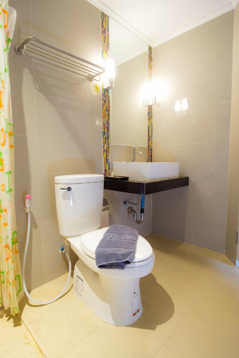 Bathroom 4, The Lephant Hotel, Phunphin