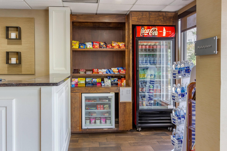 Food & Drinks 5, Comfort Suites At The University - Conway, Horry