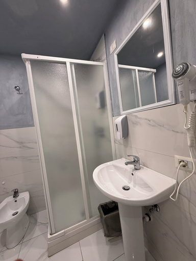 Bathroom 4, Monkey Hostel Milano, Milano
