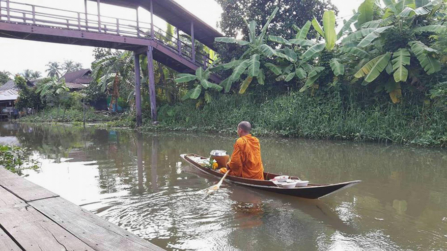 Others 2, Baan Suanaomsuk, Pak Tho
