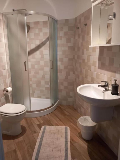 Bathroom 4, B&B Bella Vita, Genova
