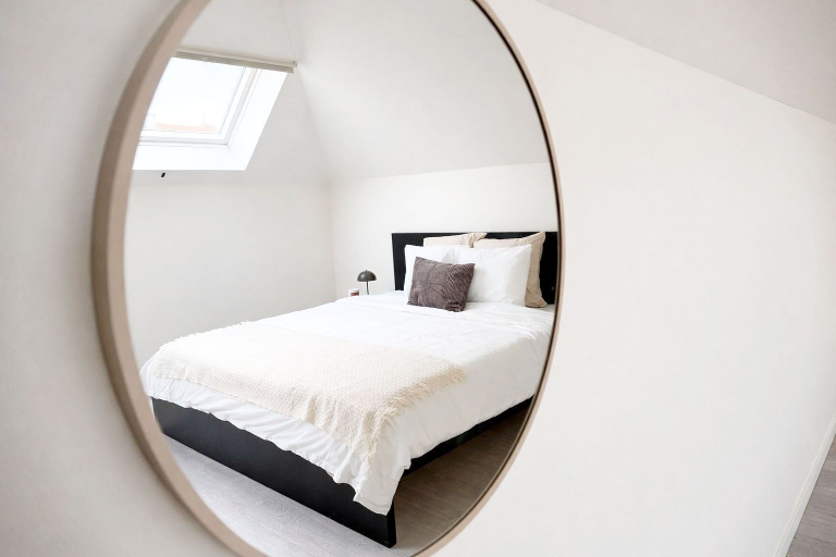 Room 4, Spacious Rooms 15 Min to City Center, Oost-Vlaanderen