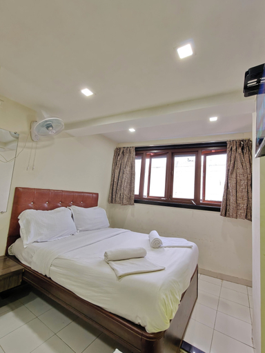 Room 3, Sadguru Lodge Near Tata Hospital, Mumbai City