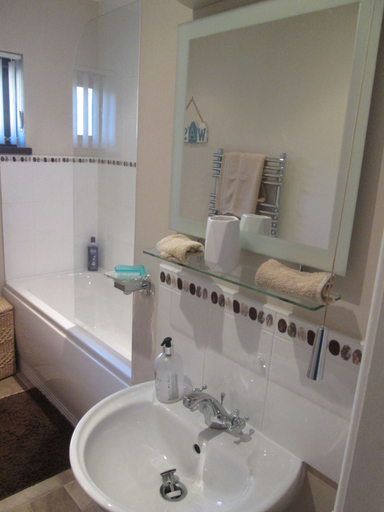 Bathroom 3, Parkland 14 is a detached premier 3 bedroom bungalow sleeping 6, Cornwall