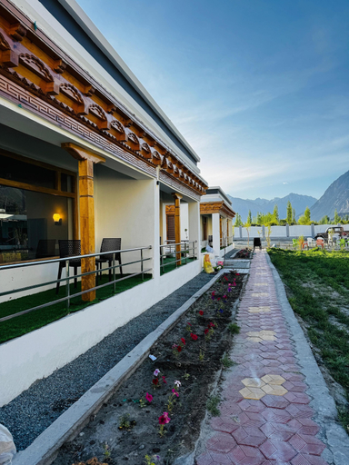 Property grounds, Arhat resort, Leh