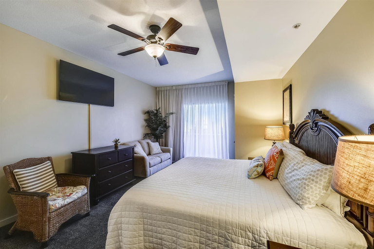 Room 4, AEA - 15100 Front Beach Rd, Bay