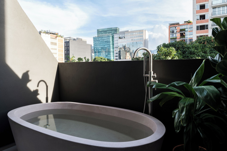 Private spa tub 4, Obra Hotels, Medellín