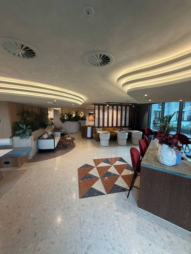 Lobby 2, Stylish Park-facing Retreat in Central Manchester, Manchester