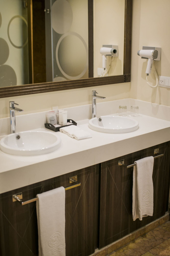 Bathroom 3, Majestic Colonial Punta Cana - All Inclusive, Salvaleon de Higuey