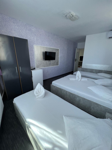Others 4, Hotel Minion L II, Constanta