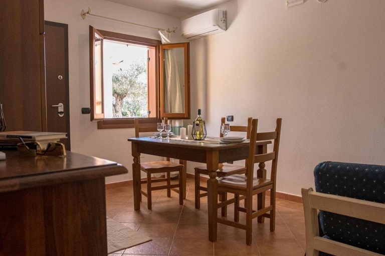 Dining 4, Idyllic Residence Cala Viola !ne Bedroom Num1419, Nuoro