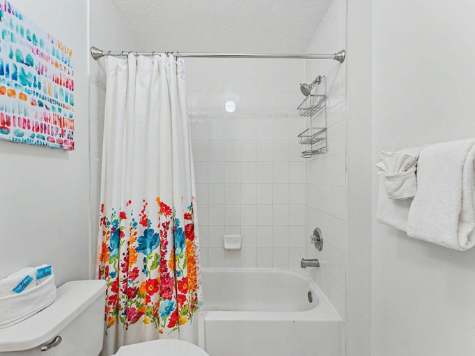 Bathroom 4, Amadeus 9, Pinellas