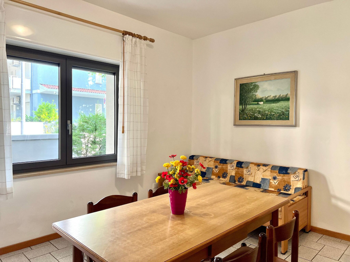 Dining room 5, Adorable Flat With Balcony, Udine