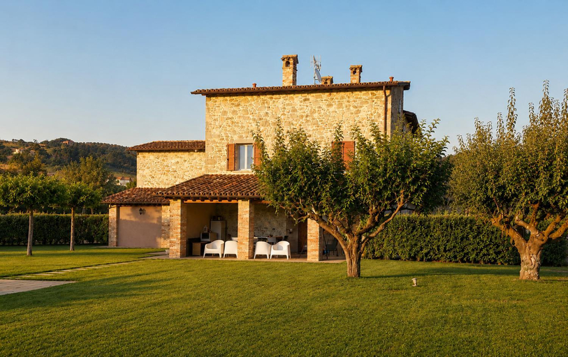 Exterior & Views